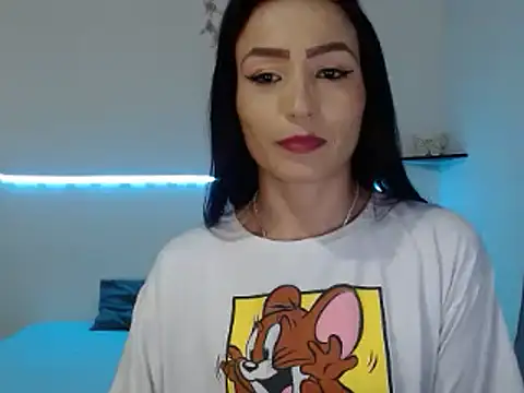 Sara-Guzman1 online show from 02-11-25, 05:05