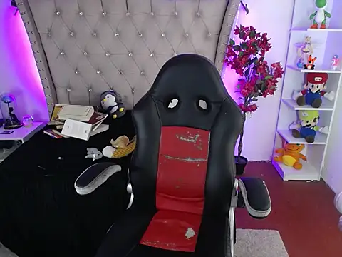 Shaddycute  online show from 02-14-25, 03:33