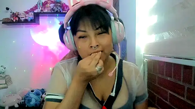 Shaddycute  online show from 03-22-26, 05:16