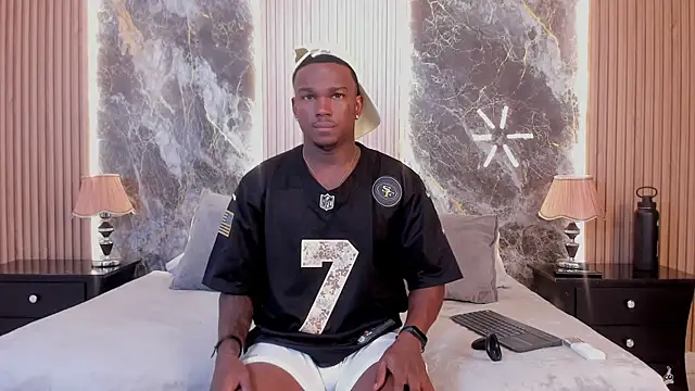 Snapshot of Troykhalil chatting on 02-15-25, 08:33 Troykhalil online show from 02-15-25, 08:33