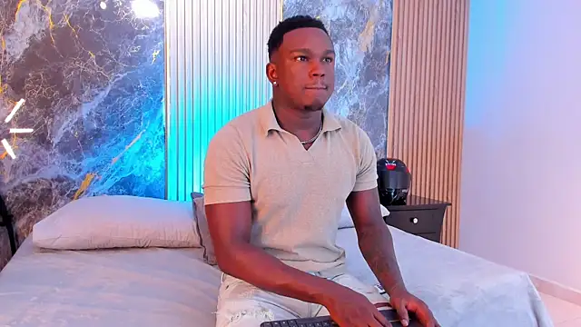 Snapshot of Troykhalil chatting on 10-17-25, 09:17 Troykhalil online show from 10-17-25, 09:17