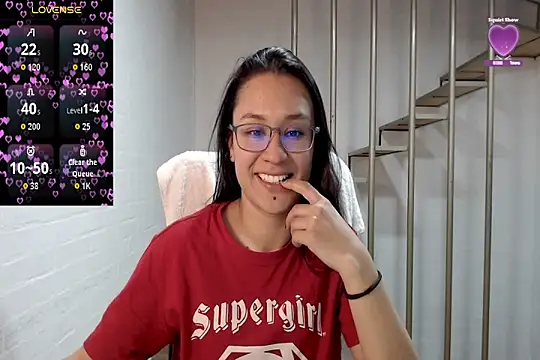 Snapshot of Jessie_Desire chatting on 10-11-25, 04:01 Jessie Desire online show from 10-11-25, 04:01