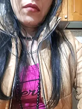 Snapshot of venezia21 chatting on 02-21-25, 04:05 venezia21 online show from 02-21-25, 04:05