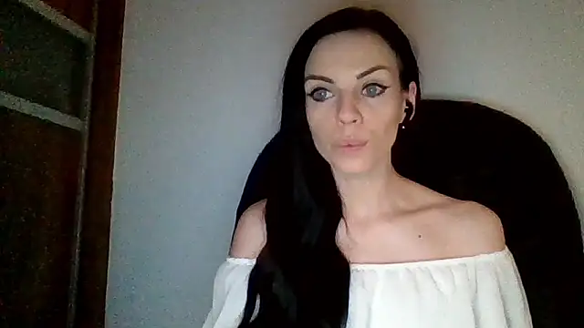 Snapshot of CassieSensual chatting on 03-08-25, 07:20 CassieSensual online show from 03-08-25, 07:20