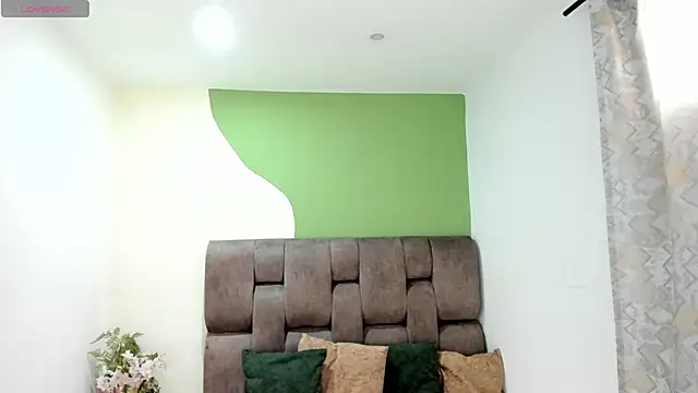 Snapshot of _nina_sweet chatting on 11-23-25, 12:05 nina sweet online show from 11-23-25, 12:05