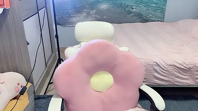 Lucky-Anna001 online show from 10-22-25, 03:29