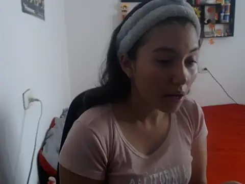 Snapshot of HannaKlein chatting on 02-06-25, 07:18 HannaKlein online show from 02-06-25, 07:18