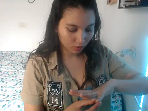 Snapshot of HannaKlein chatting on 10-07-25, 06:05 HannaKlein online show from 10-07-25, 06:05