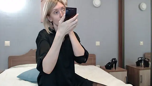 Snapshot of AvelinaLeoni chatting on 01-24-25, 08:44 AvelinaLeoni online show from 01-24-25, 08:44