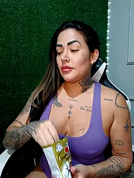 exquentadamay online show from 10-13-25, 06:41