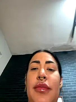 exquentadamay online show from 10-18-25, 03:20