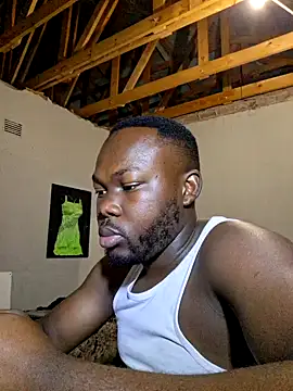 Snapshot of LaughRiotX chatting on 09-28-25, 05:07 LaughRiotX online show from 09-28-25, 05:07