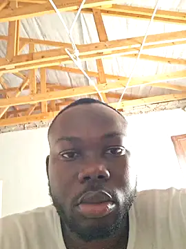 Snapshot of LaughRiotX chatting on 10-05-25, 01:20 LaughRiotX online show from 10-05-25, 01:20