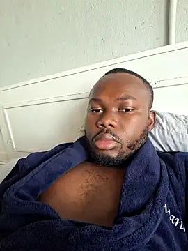 Snapshot of LaughRiotX chatting on 10-14-25, 06:14 LaughRiotX online show from 10-14-25, 06:14