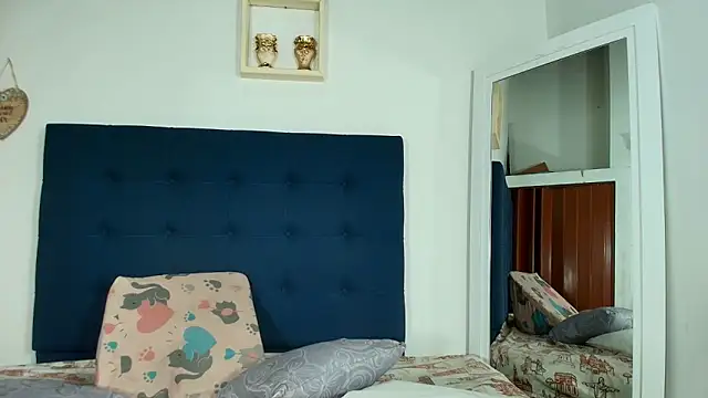 vahiolet fuentes online show from 03-22-25, 02:59