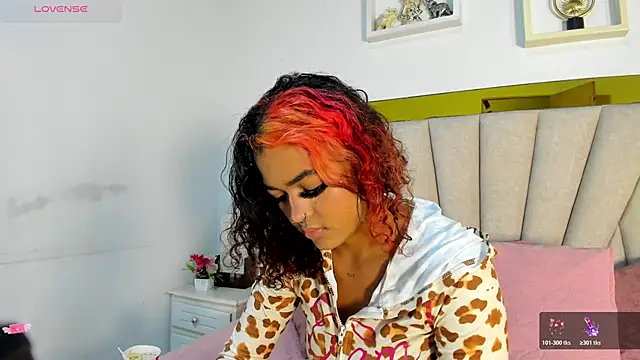 Snapshot of vahiolet_fuentes chatting on 12-02-25, 03:01 vahiolet fuentes online show from 12-02-25, 03:01