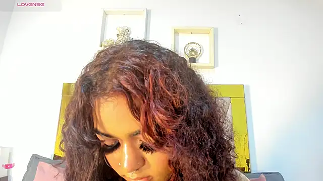 Snapshot of vahiolet_fuentes chatting on 12-16-25, 03:00 vahiolet fuentes online show from 12-16-25, 03:00