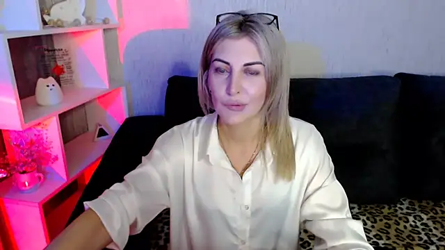 Amelia Harper online show from 11-29-25, 01:25