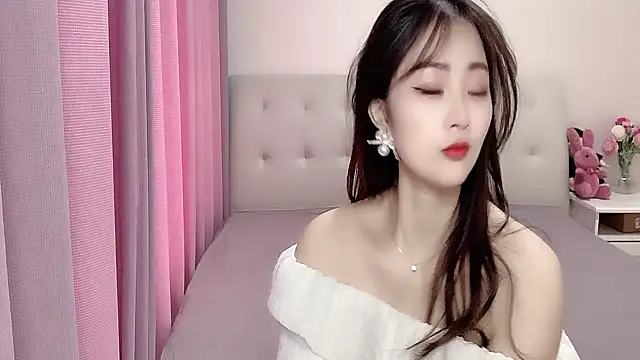 aisha123123 online show from 03-19-25, 01:54