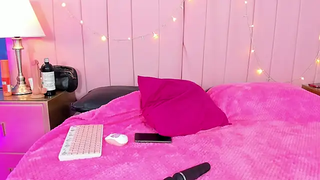 Snapshot of MavyStar chatting on 12-21-24, 06:02 MavyStar online show from 12-21-24, 06:02