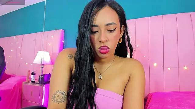 Snapshot of MavyStar chatting on 12-22-24, 12:49 MavyStar online show from 12-22-24, 12:49