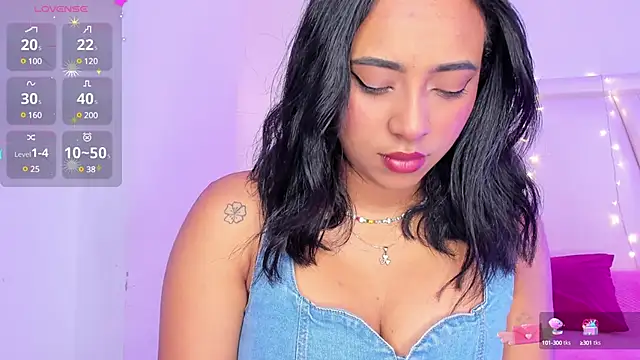 Snapshot of MavyStar chatting on 12-29-24, 12:23 MavyStar online show from 12-29-24, 12:23