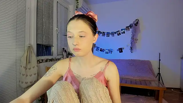 Snapshot of Jenny_darling_love chatting on 01-09-25, 10:09 Jenny darling love online show from 01-09-25, 10:09