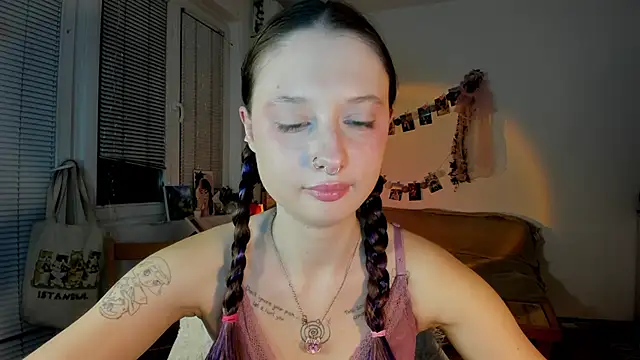 Snapshot of Jenny_darling_love chatting on 03-13-25, 07:50 Jenny darling love online show from 03-13-25, 07:50