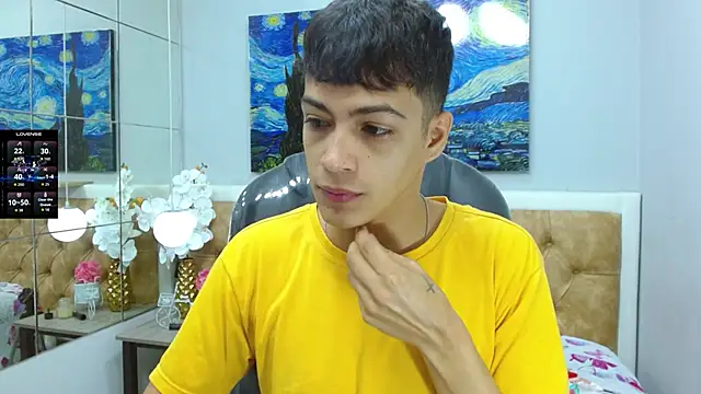 SkinnyBoy  online show from 11-06-25, 12:28