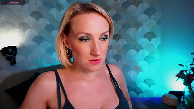 Snapshot of UmaTruewoman chatting on 12-11-24, 09:19 UmaTruewoman online show from 12-11-24, 09:19