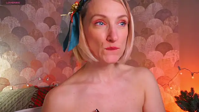 Snapshot of UmaTruewoman chatting on 12-24-24, 09:17 UmaTruewoman online show from 12-24-24, 09:17