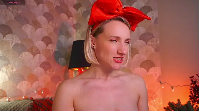 Snapshot of UmaTruewoman chatting on 12-24-24, 12:22 UmaTruewoman online show from 12-24-24, 12:22