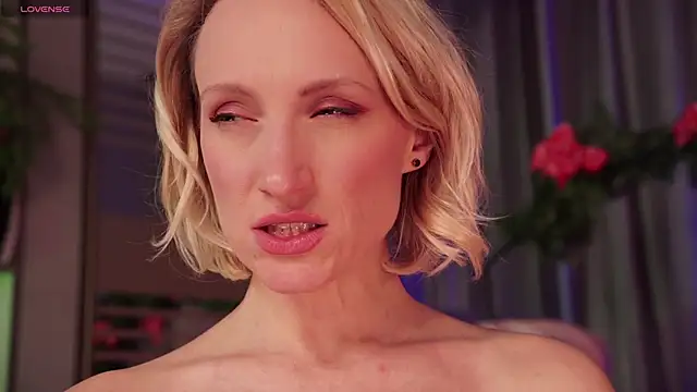 Snapshot of UmaTruewoman chatting on 01-02-25, 09:11 UmaTruewoman online show from 01-02-25, 09:11