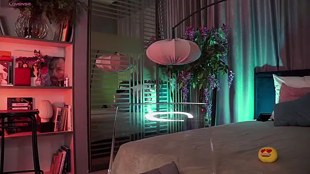 Snapshot of UmaTruewoman chatting on 01-06-25, 12:02 UmaTruewoman online show from 01-06-25, 12:02