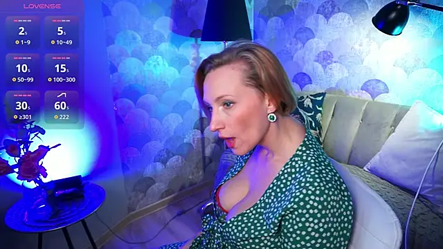 Snapshot of UmaTruewoman chatting on 09-18-25, 06:15 UmaTruewoman online show from 09-18-25, 06:15