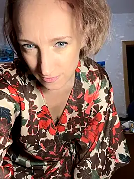 Snapshot of UmaTruewoman chatting on 11-19-25, 04:12 UmaTruewoman online show from 11-19-25, 04:12