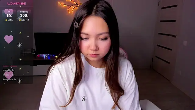 Snapshot of Fluffy_Rose chatting on 09-28-25, 02:33 Fluffy Rose online show from 09-28-25, 02:33