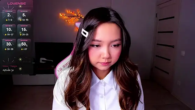 Snapshot of Fluffy_Rose chatting on 10-08-25, 11:57 Fluffy Rose online show from 10-08-25, 11:57