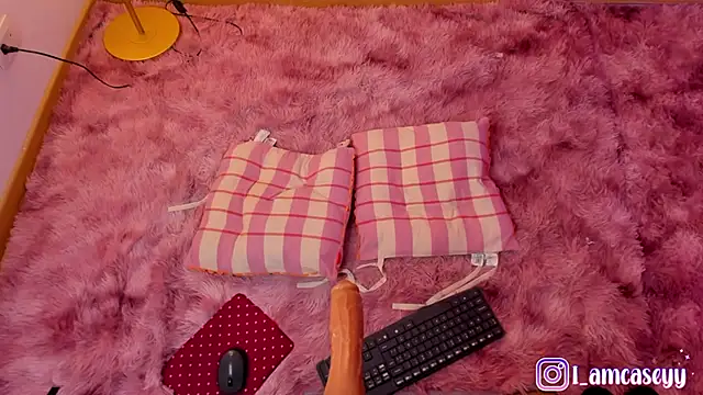 Snapshot of CaseyPiierce chatting on 03-19-25, 06:44 CaseyPiierce online show from 03-19-25, 06:44