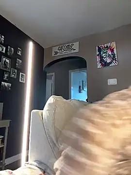 Snapshot of Vanilla-Cakebaum chatting on 01-04-25, 05:16 Vanilla-Cakebaum online show from 01-04-25, 05:16