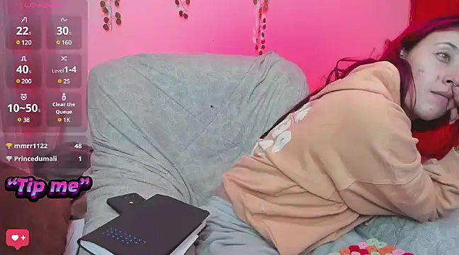 Snapshot of bonnie_moon_ chatting on 12-04-24, 12:08 bonnie moon  online show from 12-04-24, 12:08