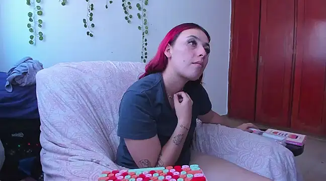 Snapshot of bonnie_moon_ chatting on 01-18-25, 09:55 bonnie moon  online show from 01-18-25, 09:55