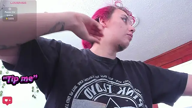 Snapshot of bonnie_moon_ chatting on 09-12-25, 05:46 bonnie moon  online show from 09-12-25, 05:46