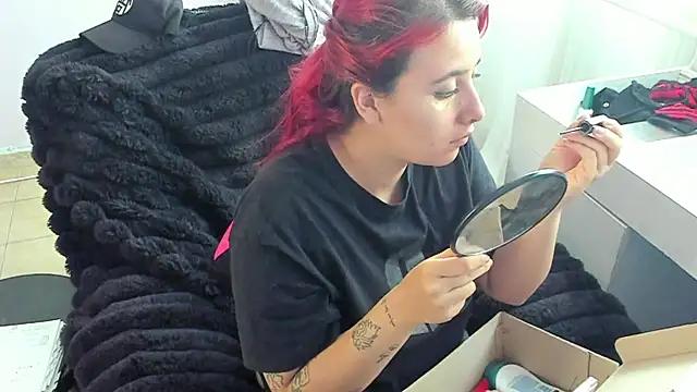 Snapshot of bonnie_moon_ chatting on 10-10-25, 04:50 bonnie moon  online show from 10-10-25, 04:50