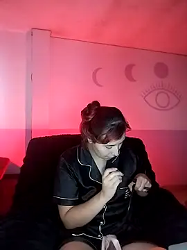 Snapshot of bonnie_moon_ chatting on 10-20-25, 09:48 bonnie moon  online show from 10-20-25, 09:48