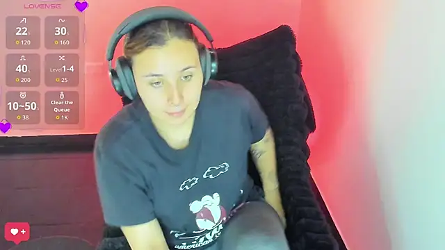 Snapshot of bonnie_moon_ chatting on 02-04-26, 05:52 bonnie moon online show from 02-04-26, 05:52