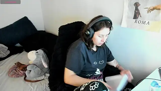 bonnie moon  online show from 04-23-26, 05:04