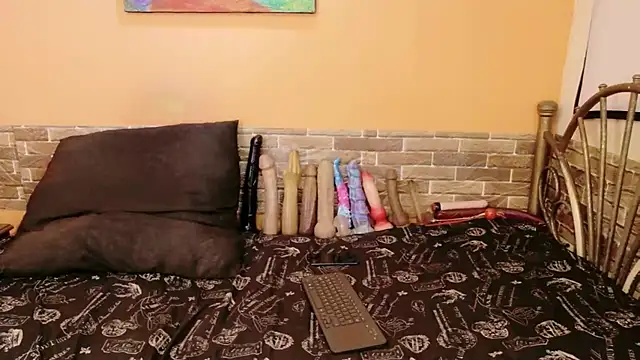 Snapshot of Gianina chatting on 09-11-25, 02:44 Gianina online show from 09-11-25, 02:44