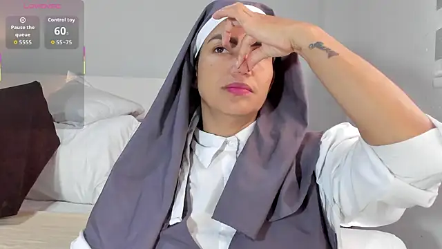 ClaraMariaMon online show from 02-05-26, 02:22