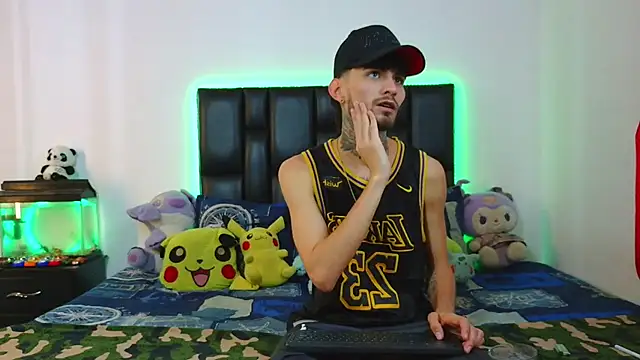 Snapshot of Brutal_Sex_Fucking chatting on 05-13-26, 02:09 Brutal Sex Fucking online show from 05-13-26, 02:09